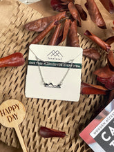 Load image into Gallery viewer, Lightweight Necklace | MOUNTAIN RANGE
