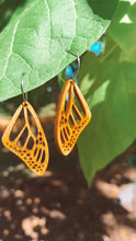 Load and play video in Gallery viewer, Natural Wood Earrings | BUTTERFLY
